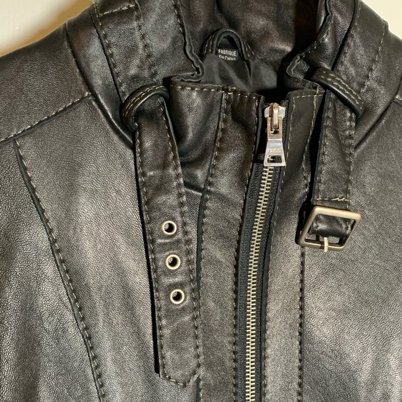 Ladies Black Leather Jacket - Picture 4 of 8